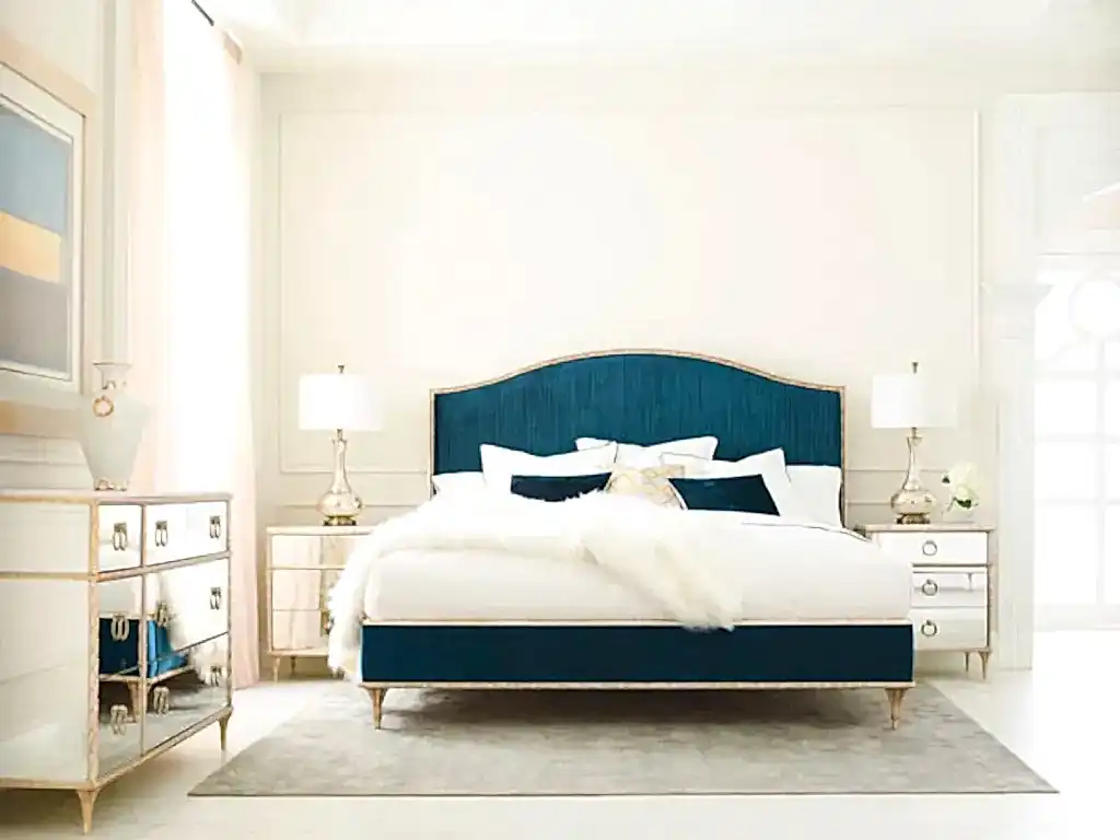 Luxurious Queen Size Bed